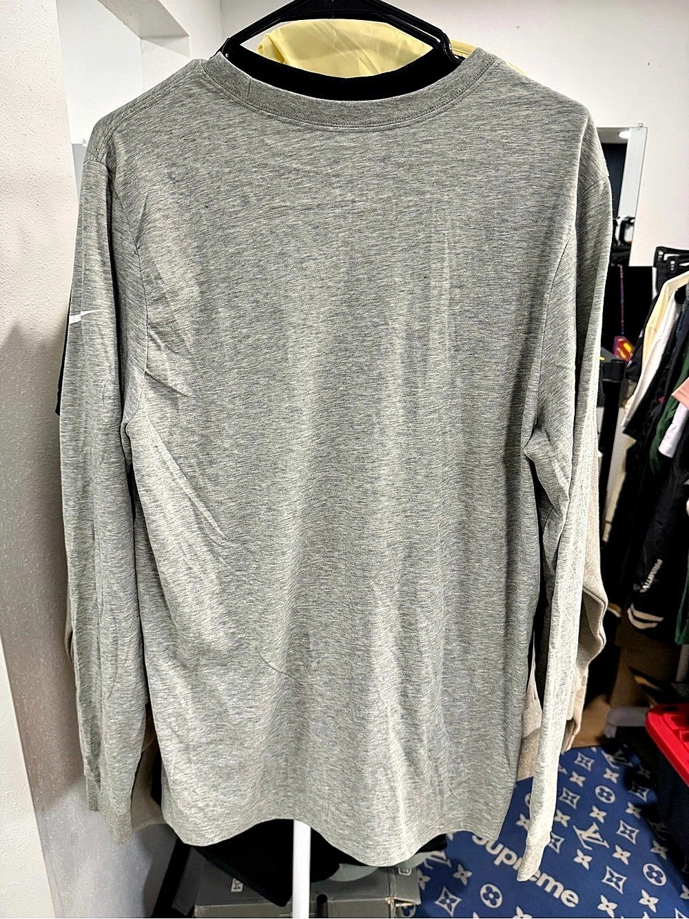 Nike The Nike Tee Dri-FIT Long Sleeve Tee Gray Large